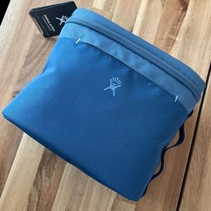 NWT Hydro Flask 8L Insulated Lunchbox Cooler Bag Bilberry Blue